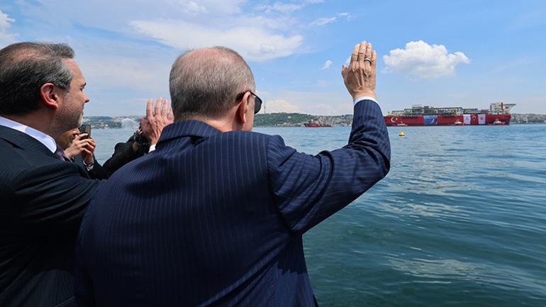 Osman Gazi İstanbul Boğazından geçiyor