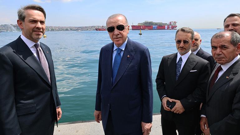 Osman Gazi İstanbul Boğazından geçiyor