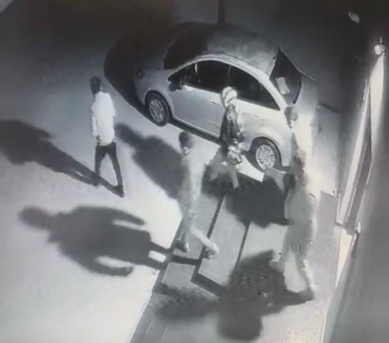 İş insanı Ufukun aşk kabusu Ayrılalım deyince adamlarıyla evini bastı... Kamera görüntüleri paylaştı
