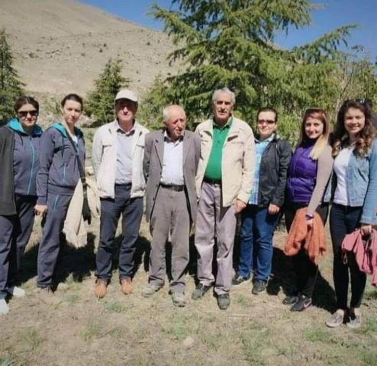 Film gibi hayatının arkasında acıklı bir hikaye vardı... Rahim Dede, elleriyle kurduğu ormana defnedildi