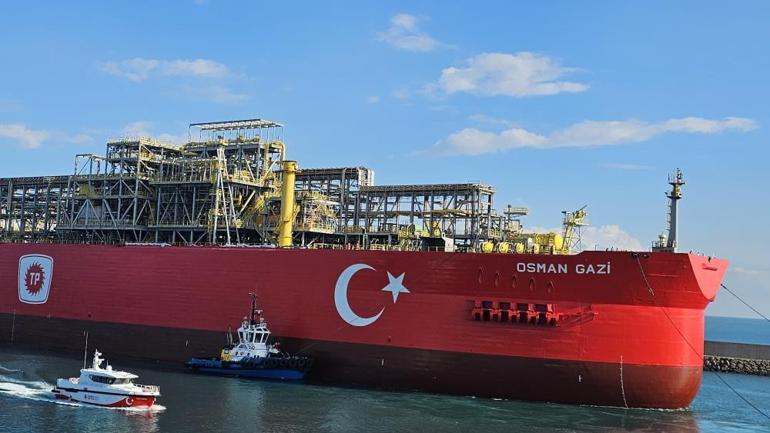 Türkiyenin ilk yüzer doğal gaz üretim platformu Osman Gazi Filyos Limanında