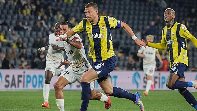Fenerbahçeden ayrılan Dzekoya sürpriz talip Transfer görüşmesi yaptılar