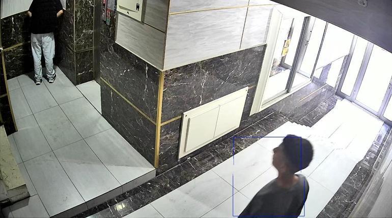 Mersindeki iş hanında iğrenç olay Biri kamerayı kapattı diğeri asansör önünde ihtiyacını giderdi