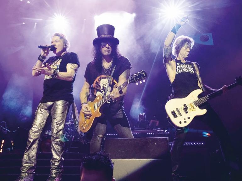 Guns N’ Roses İstanbul’u salladı Ünlü isimler konsere akın etti