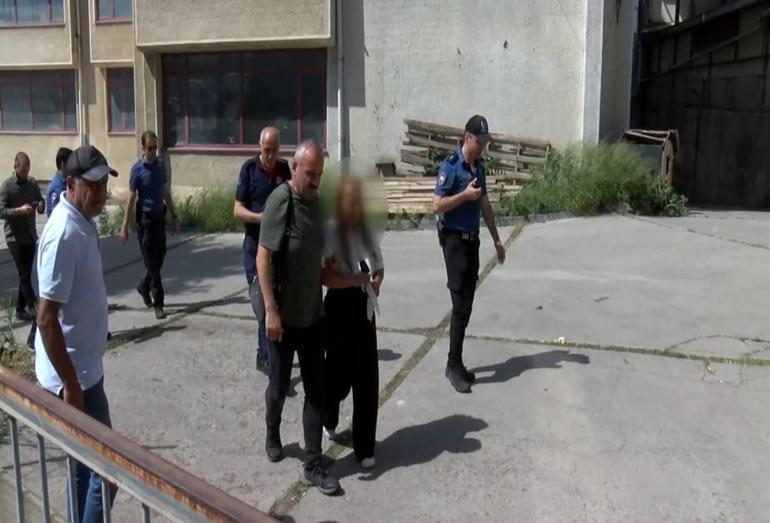 Genç kız kendini benzinle yakmaya kalktı, polis zor ikna etti