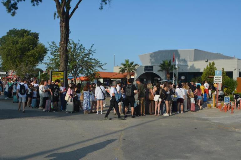 Kapıda vize uygulamasına yoğun ilgi Kuyruğun sonu görünmüyor