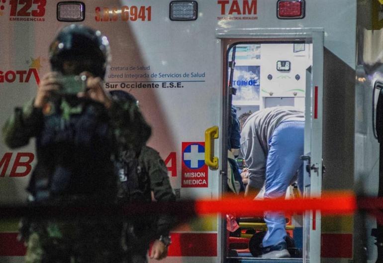 Сенатор Турбай серьезно ранен в результате нападения, потрясшего Колумбию