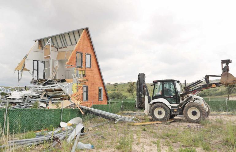 İzinsiz yapılan binlerce yapı için yıkım kararı verildi... Tarım alanlarında ‘hobi’ temizliği