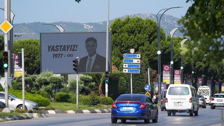 Başkan Ferdi Zeyreke veda... Belediye önünde tören düzenleniyor