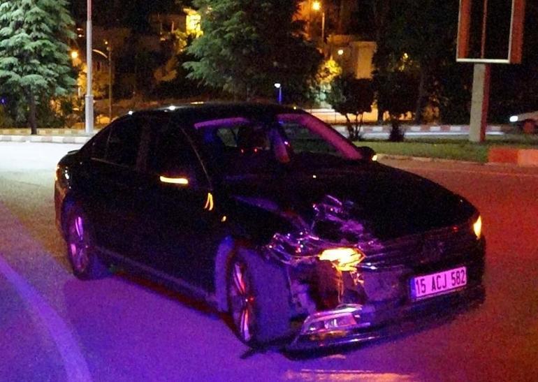 Kaza yaptığını bile fark etmedi, alkolün etkisiyle metreler sonra yere yığıldı