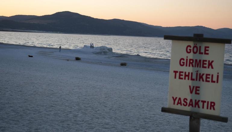 Salda Gölü baba oğula mezar oldu, kızı son anda kurtarıldı