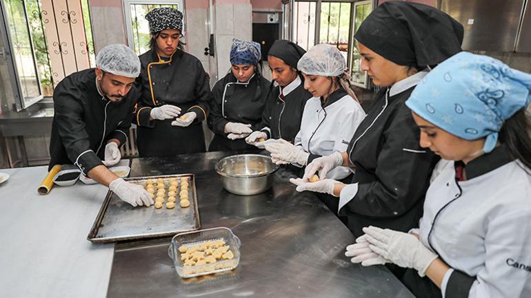 Diyarbakırdaki 16 lise adeta para basıyor