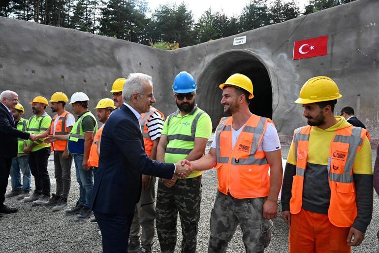Bakan Uraloğlu’ndan Bulgaristan’da şantiye ziyareti