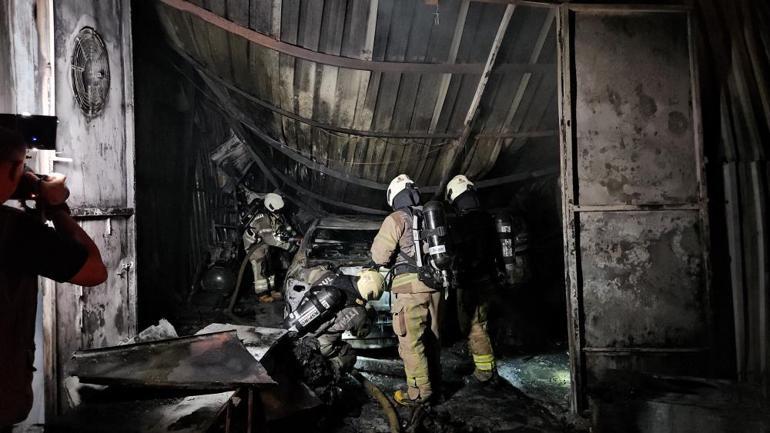 Incendie dans un atelier de réparation automobile à Bahçelievler De nombreux véhicules ont été rendus inutilisables