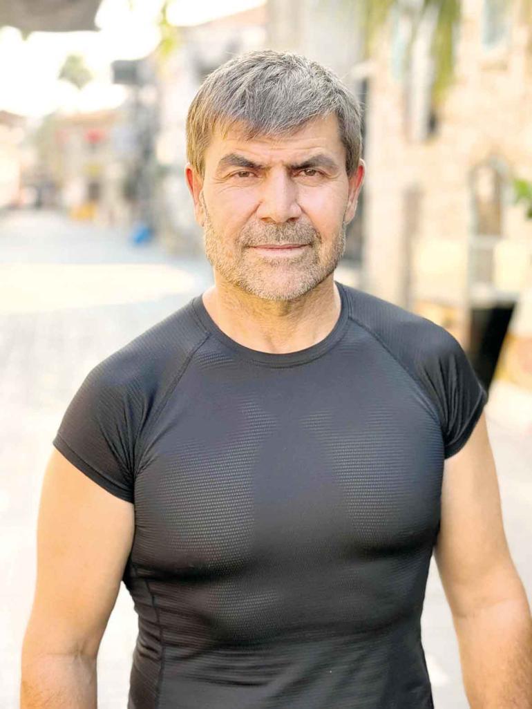 Huysuz Virjin’den çıplak garsonlara ‘Fun Pub’ta dans tartışması
