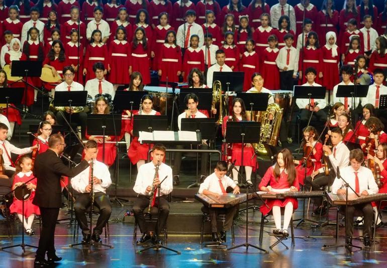 Cumhurbaşkanlığı Çocuk Orkestrası ve Korosu İstanbuldaki ilk konserini AKMde verdi