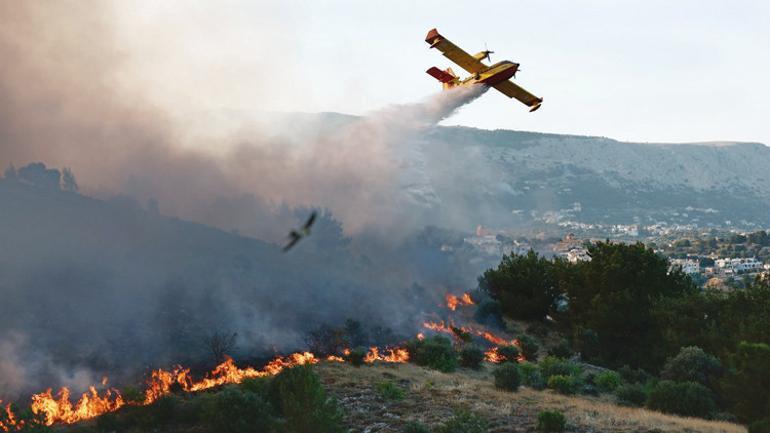 Sakız Adası alevler içinde