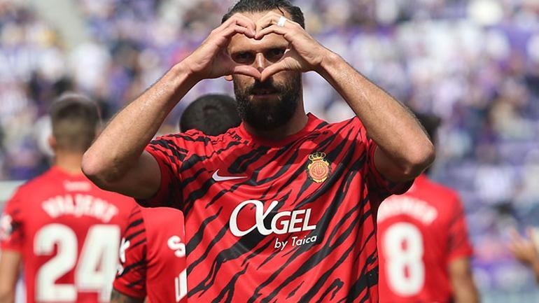 Beşiktaş, Fenerbahçeli eski golcü Vedat Muriqiyi transfer ediyor Sürpriz gerçek ortaya çıktı