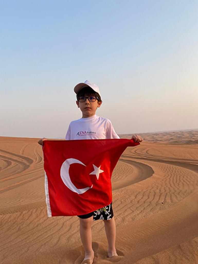 7 yaşında dünya şampiyonu oldu Türk bayrağını Dubaide dalgalandırdı