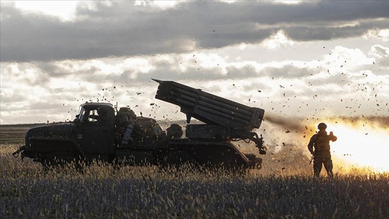 Trump tüm dünyaya sergiledi B-2 kullanılması Putine gözdağı mı