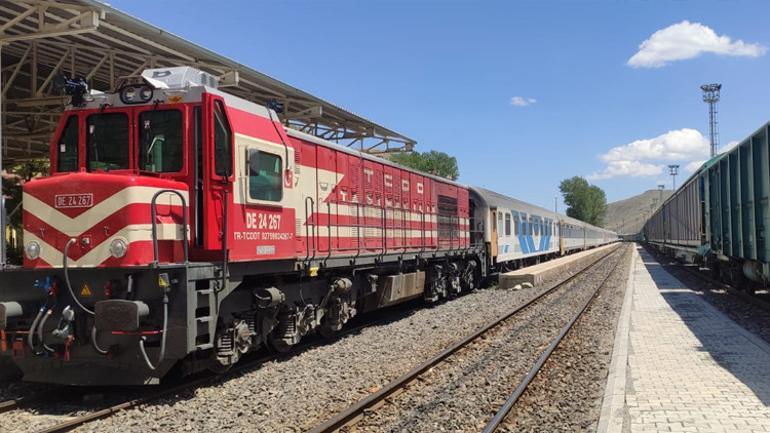 Bakan Uraloğlu: Van-Tahran seferleri devam ediyor