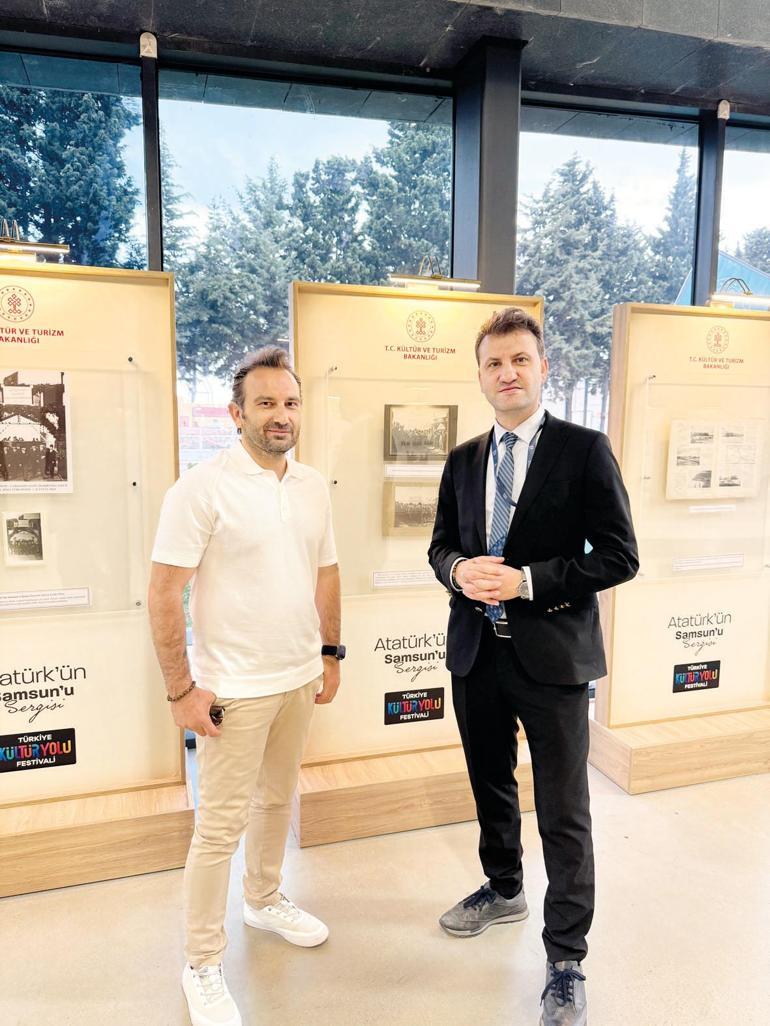 Kültür Yolu’ndan bir tarih çıktı… Samsun’da yapılacaklar listesi Kültür Yolu Festivali kapsamında düzenlenen ‘Atatürk’ün Samsun’u Sergisi’nden önemli belge ve fotoğraflar ortaya çıktı. Atatürk’ün Nutuk’ta atıf yaptığı orijinal eklerden Samsun’a gelmeden ön-ce hazırladığı yapılacaklar listesi ve Sevr haritasına kadar çok sayıda önemli belge ziyaretçilerle buluştu... KÜLTÜR ve Turizm Bakanlığı Kütüphaneler ve Yayımlar Genel Müdürlüğü, Samsun Kültür Yolu Fes-tivali kapsamında “Atatürk’ün Samsun’u” adlı bir sergi açtı. Sergide, Gazi Mustafa Kemal Ata-türk’ün 1919, 1924, 1928 ve 1930 tarihlerinde Samsun’a yaptığı seyahatlerin fotoğrafları ve belge-leri derlendi. 29 Haziran’a kadar Samsun Müzesi Halk Kütüphanesi’nde ziyarete açık olan sergide, Milli Mücadele Dönemi’nde önemli yer edinen orijinal eserlere yer verildi. Sergiye bilimsel danış-manlık yapan Ondokuz Mayıs Üniversitesi’nden Öğr. Gör. Dr. Ercan Yalçın, belgelerin ve fotoğ-rafların orijinallerinin ilk kez sergilendiğini belirterek Hürriyet’e şöyle anlattı: TALİMATLAR VE GÖREVLER “30 Nisan’da Mustafa Kemal Paşa’nın Samsun’a müfettiş olarak görevlendirilmesi talimatlandı. Ardından da Samsun’a geldiğinde yapacaklarına ilişkin bir talimat ortaya çıktı. - Bölgedeki huzur ve güvenliğin sağlanması - Başıboş olarak bulunan silah ve cephanelerin toplanması - Usulsüz olarak gerçekleştirilen asker alımlarının sonlandırılması - Şûraların kapatılması gibi görevler... - İkinci bölümünde geldiğinde yetki ve sorumlulukları neler olacağı var. - Görev bölgesi ne olacak - Sivas’tan Erzurum’a, Van’a kadar birçok bölgeyi içeren ve yalnızca askeri değil, ayrıca mülki ola-rak görevleri olacaktır. O yüzden önemlidir. VAHDETTİN’İN KROKİSİ Marmara Gazetesi, Mustafa Kemal Paşa’yla birlikte Samsun’a çıkan karargâh heyetini işliyor. Ga-zetenin alt tarafında bir kroki görünüyor. Bu krokiyi doğrudan Mustafa Kemal çiziyor. Kroki, ABD’nin Ankara Büyükelçisi Sherill’in Sultan Vahdettin’e veda ettiği günkü görüşmesini ifade edi-yor. Mustafa Kemal Paşa bu krokiyi Sherill’e hediye etmiştir.” SAMSUN’A GELMEDEN ÖNCEKİ SON FOTOĞRAFI “Mustafa Kemal Paşa’nın 9’uncu Ordu Müfettişliği görevine atanmadan evvel 17 Nisan 1919’da çektirdiği, Samsun’a gelmeden önceki son fotoğrafı. ‘Kardeşim Rauf Bey’e diye yazıyor.” NUTUK’UN CEBİNDEN ÇIKAN SEVR HARİTASI “Nutuk’un bir de ekler kısmı vardır. ‘Vesikalar’ kısmı deriz biz ona. Burada da Gazi Paşa, Nutuk’ta ne anlattıysa... Örneğin bir olay anlatıyor. ‘Bakınız vesika 23’ der ve burada atıf yapar. Bu da Nu-tuk’un en arkasında bir cep kısmı vardır. Orada yedi tane harita vardır. Sevr haritası da aslında burada yer alan haritadır. Yani 1918’den sonra ve 10 Ağustos 1920’ye giden süreçte Anadolu nasıl parçalanacaktı” TEBEŞİRİ ELİNE ALIP HATAY’I ÇİZDİ “26 Kasım 1930 ve Sam sun’da bir ortaokulda tarih, coğrafya ve felsefe derslerini iştirak ediyor Gazi Paşa. Bu rada çocuklara Türk dünya sının haritasını çizdiriyor. Daha sonra tarih dersinden coğrafya dersine geçildiğinde bir çocuktan Türkiye harita sını çizmesini istiyor. Çocuk Türkiye haritasını çiziyor. ‘Bir yeri unutmadın mı evlat’ diyor. ‘Nedir Paşam’ diyor. Tebeşiri kendi eline alıyor ve tahtaya devamını çiziyor. ‘Bin yıllık Türk yurdu anayurttan ayrılamaz’ diyor ve Hatay’ı çi-ziyor. Dokuz yıl sonra Hatay Türk topraklarına katılıyor.