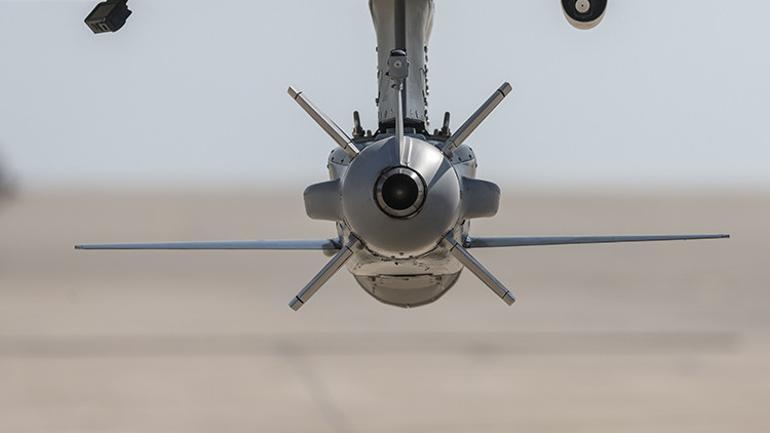 Bayraktar Akıncıdan atılan KEMANKEŞ 1 füzesinden tam isabet