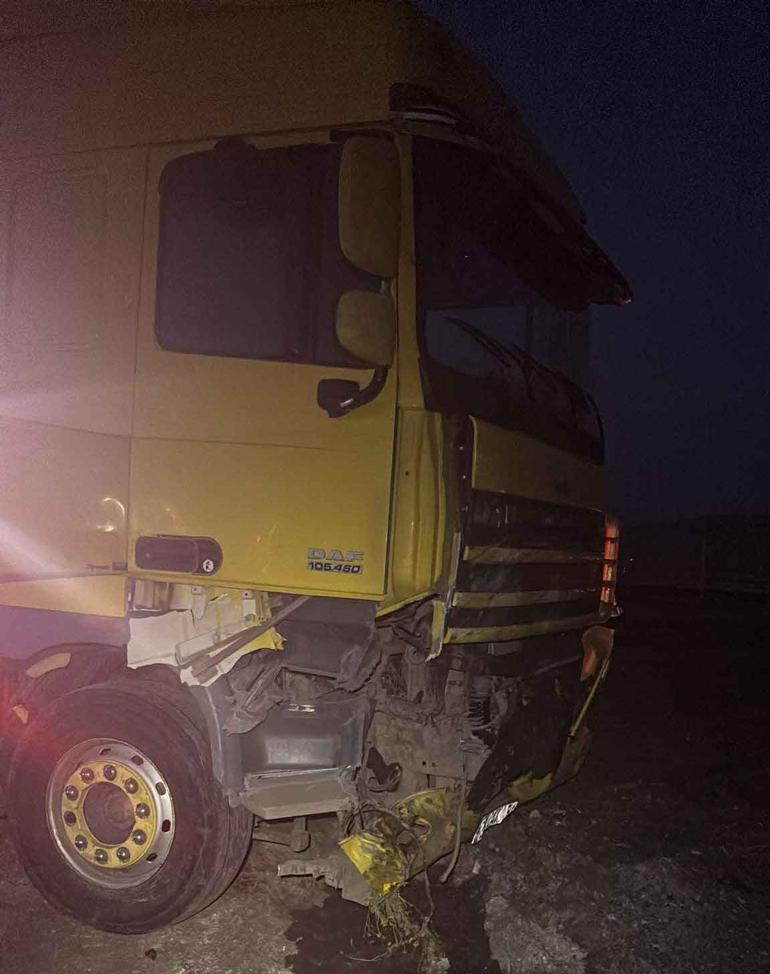 Ardahanda feci kaza Tır ile araç çarpıştı, 2 kişi öldü, 2 kişi yaralandı