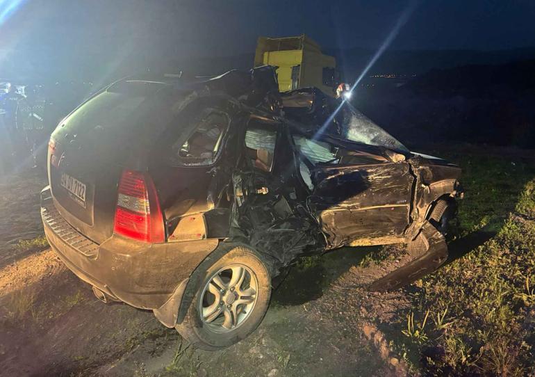 Ardahanda feci kaza Tır ile araç çarpıştı, 2 kişi öldü, 2 kişi yaralandı