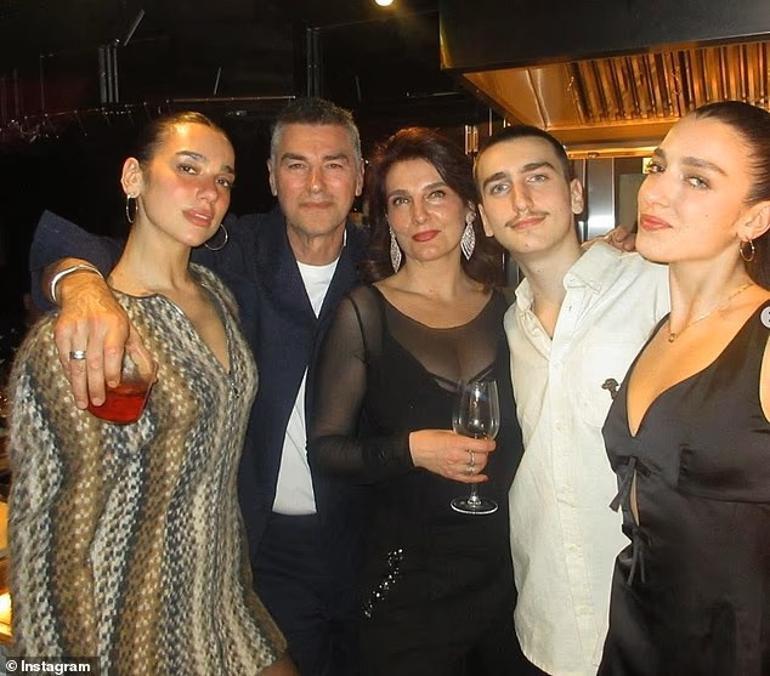 The famous singer finally made his mother famous… The source of his beauty emerged: I wouldn't be me without you '