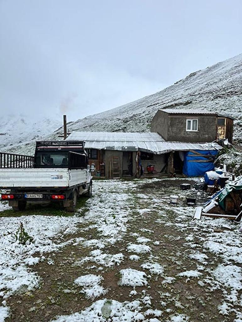 Üç ilimize lapa lapa kar yağdı Temmuz ayında kar sürprizi
