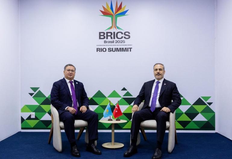 Dışişleri Bakanı Fidandan peş peşe temaslar