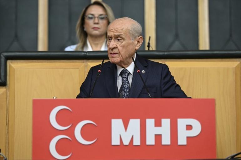 MHP Genel Başkanı Bahçeliden Özgür Özele sert tepki: Sokak sokak gez de görelim