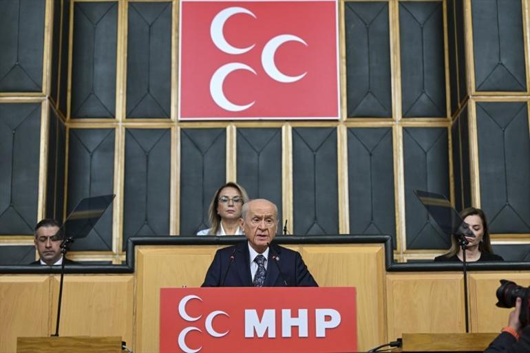 MHP Genel Başkanı Bahçeliden Özgür Özele sert tepki: Sokak sokak gez de görelim