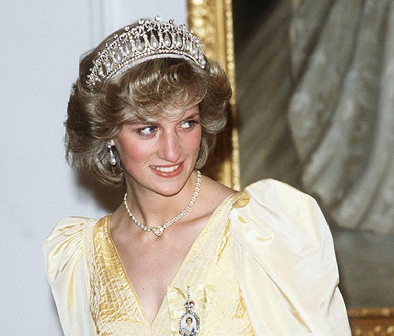 Bakmayın o gülen yüzüne... O gece ne baş ağrısı çekti... Kimsenin haberi olmadı