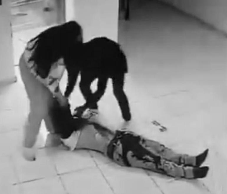 Anneanne evinde dehşet Gece yarısı dayısını bıçaklayarak öldürmüştü... Genç kızın cezası belli oldu