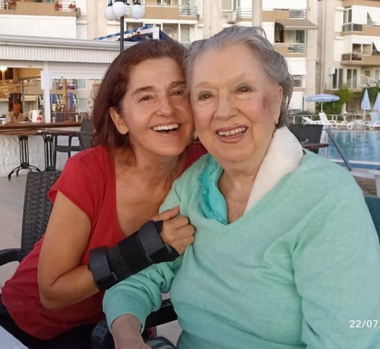 Usta sanatçı Rüçhan Çamay 94 yaşında hayatını kaybetti