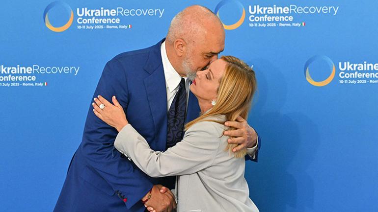 Arnavutluk lideri Edi Rama bir kez daha Meloni karşısında diz çöktü
