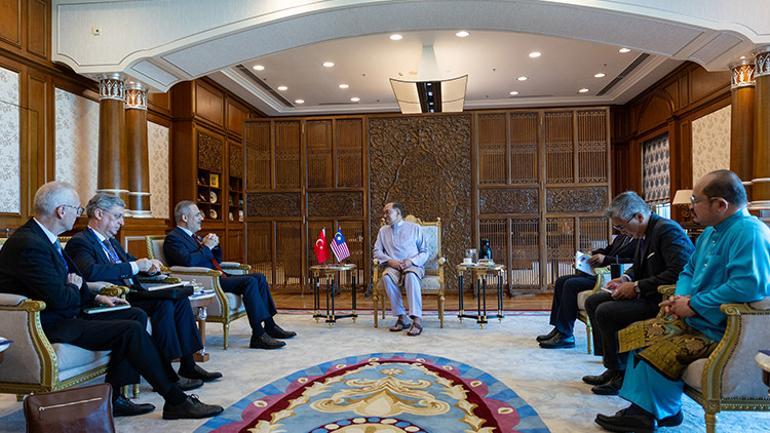 Dışişleri Bakanı Hakan Fidandan peş peşe diplomatik temaslar