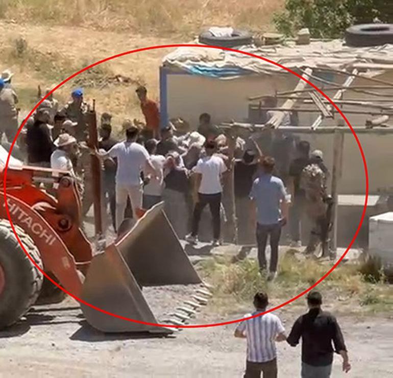 Şırnakta tekmeli sopalı kavgada 2si asker 5 yaralı