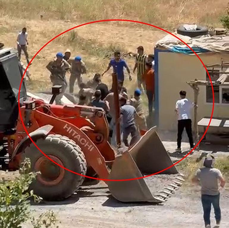 Şırnakta tekmeli sopalı kavgada 2si asker 5 yaralı