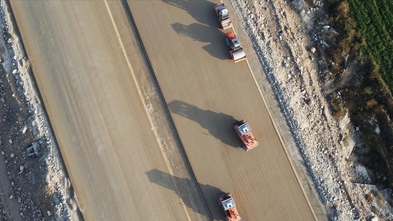 Bakan Uraloğlu açıkladı 80 dakikalık yol 43 dakikaya düşecek