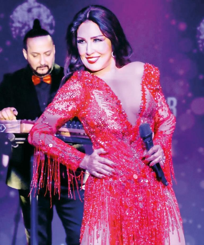Senin tuhaf göbek-kalça danslarına mı razı olalım Harbiye şovu Hadise yarattı