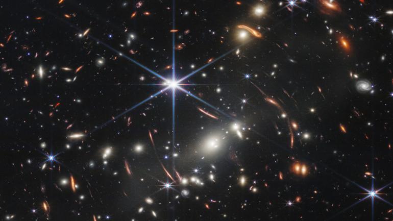 Yeni bir güneş sistemi doğarken yakalandı