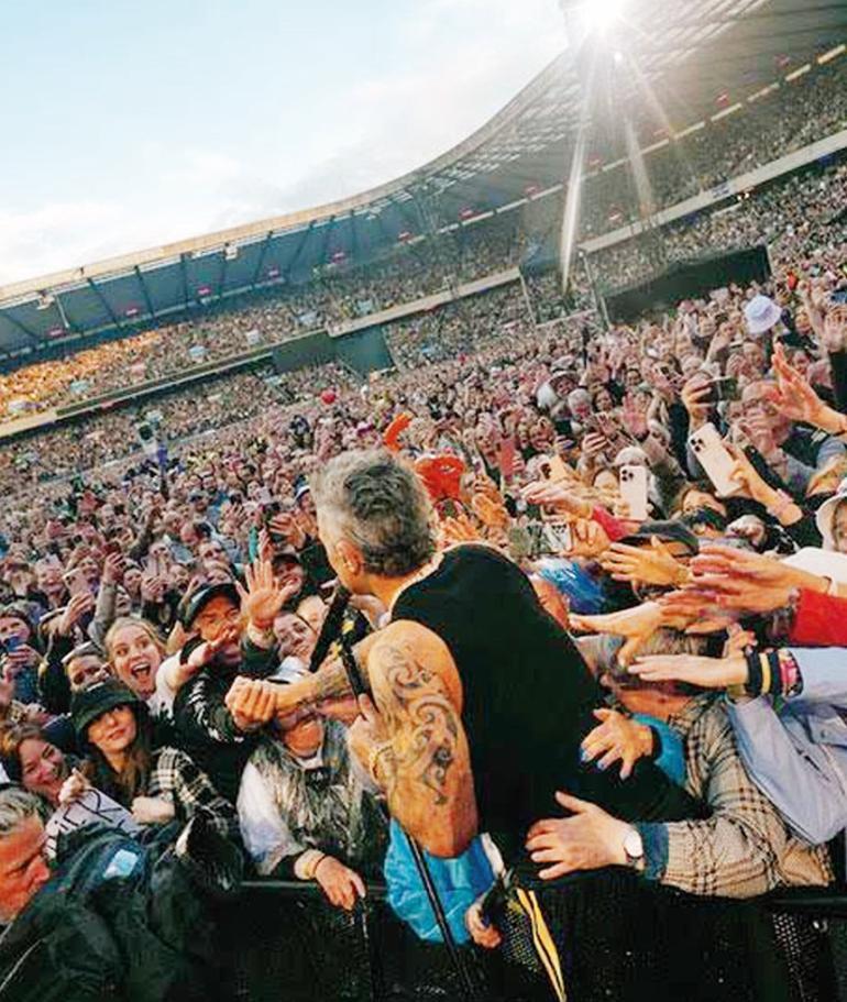 Robbie Williams: İstanbul’a gelmemekle kabalık ettim