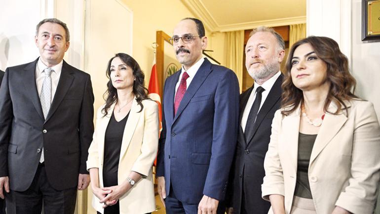 Meclis’te hareketli saatler