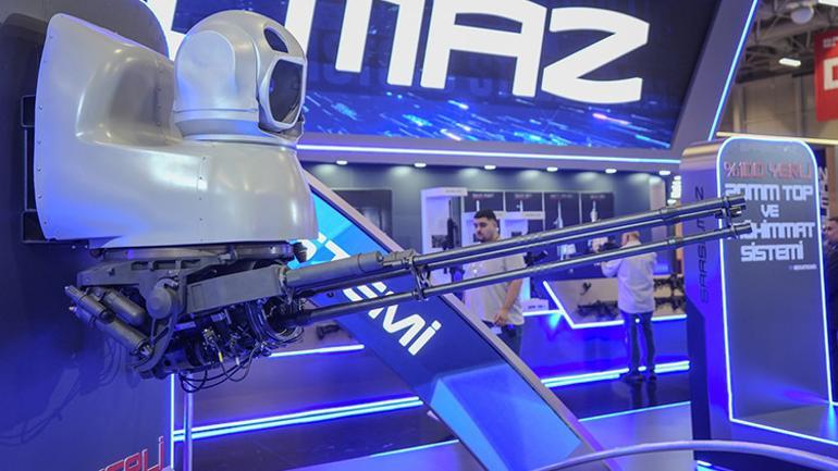 Silah sanayinde yerli fırtına Sarsılmaz top, Roketsan füze kuşandı