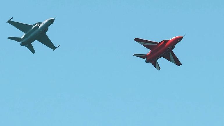 HÜRJET ve HÜRKUŞ İstanbul semalarında Sevemez kimse seni