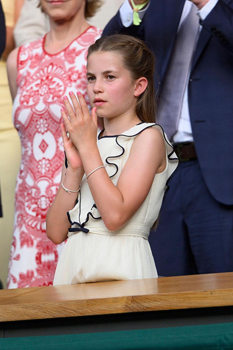 Küpe Beklentisi ve Kraliyet Kuralları