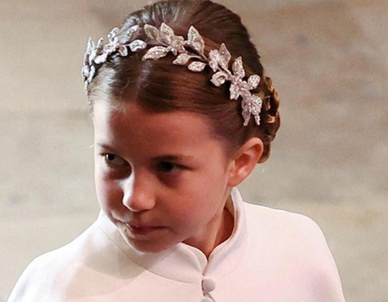 'Koskoca kraliyet ailesiyiz' demediler... Biricik kızlarına nazar değmesin diye önlem bile almışlar!